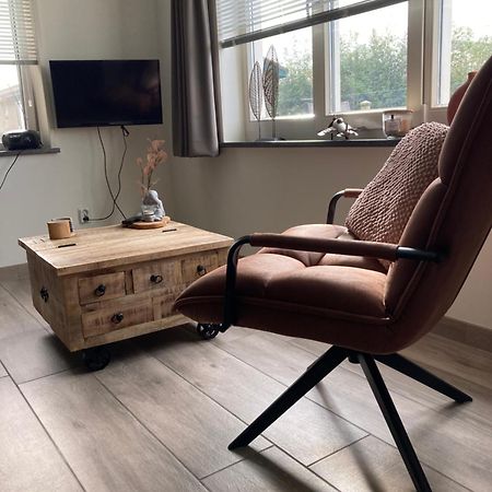 Bungalow Op Bedrijf Met Melkkoeien 더콕스도르프 외부 사진