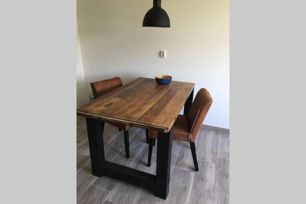 Bungalow Op Bedrijf Met Melkkoeien 더콕스도르프 외부 사진
