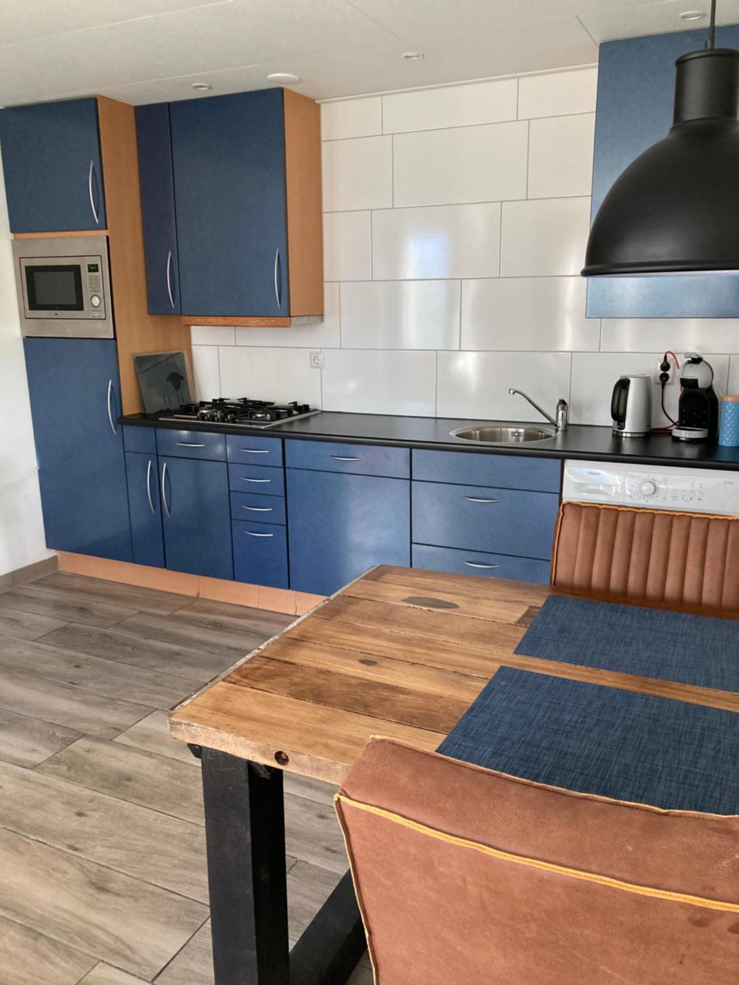 Bungalow Op Bedrijf Met Melkkoeien 더콕스도르프 외부 사진